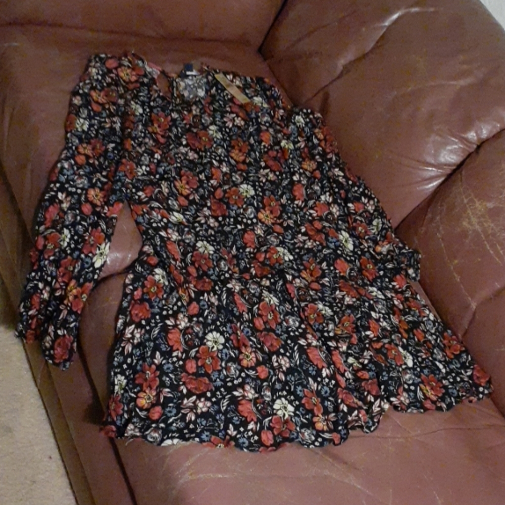 Fit top with wide sleeves - add on $15